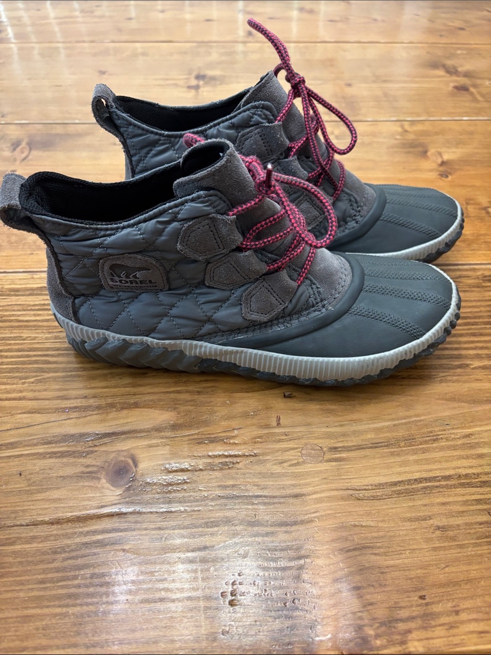 Sorel Gray Quilted Waterproof Ankle Boot with Pink Laces